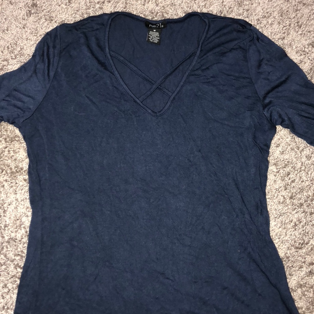 Navy blue criss cross top!